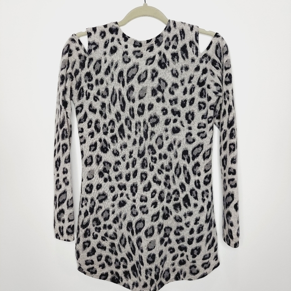 Charter Club 100% Cashmere Cold Shoulder Sweater Animal Leppard Print Small Gray - Picture 3 of 10